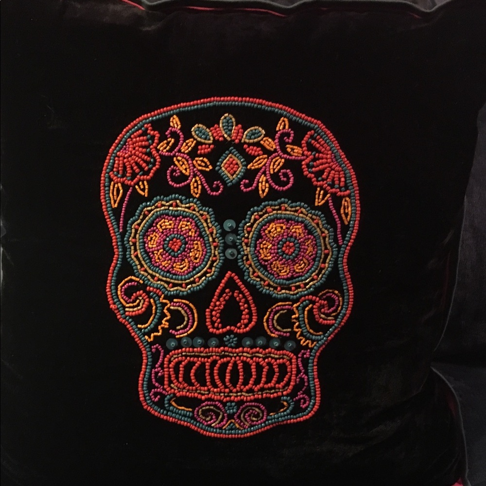 Decorative pillow